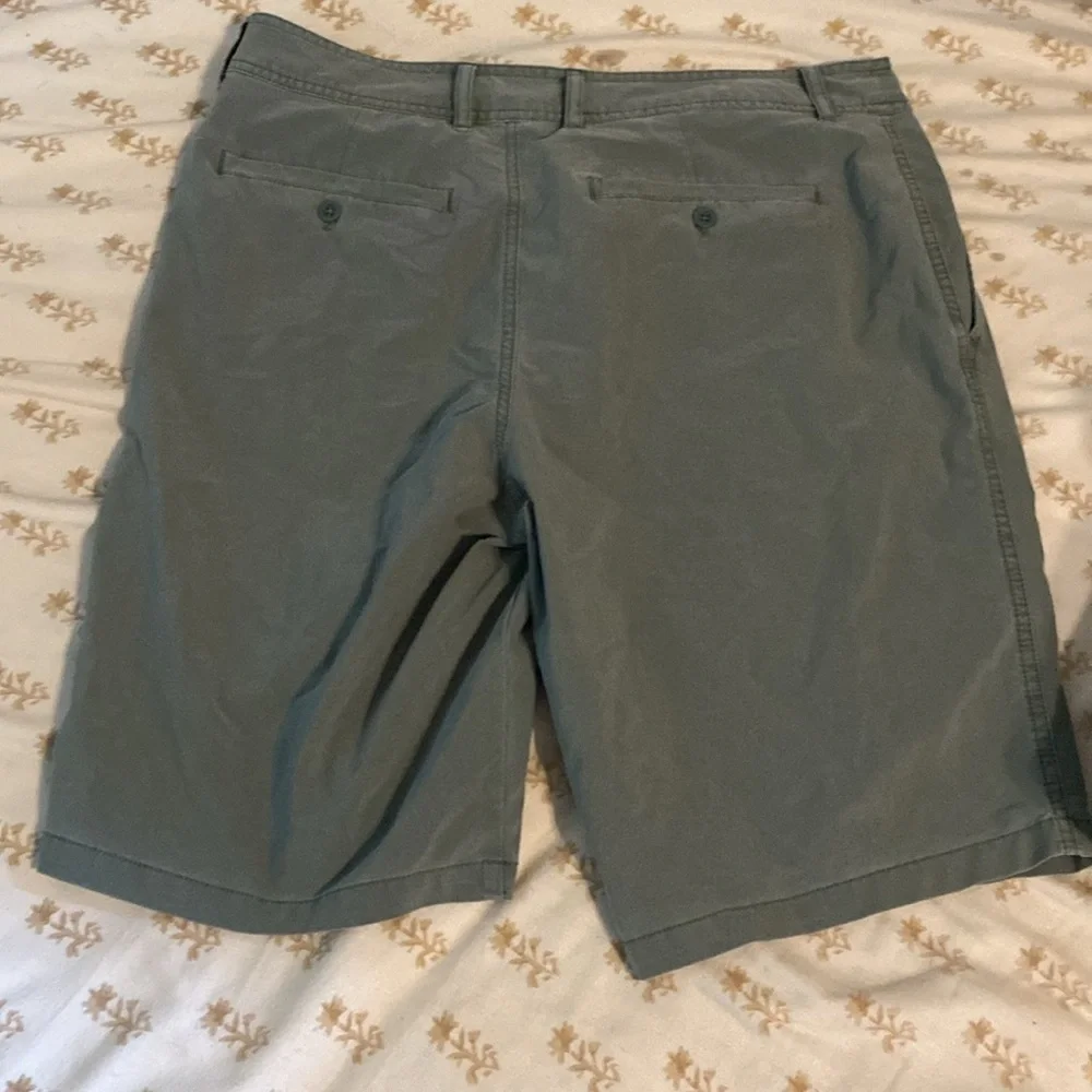 Goodfellow light weight shorts size 32
